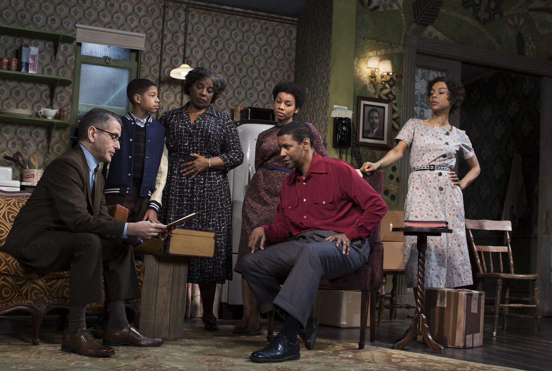 A Raisin in the Sun Review. Denzel Washington, Anika Noni Rose Age